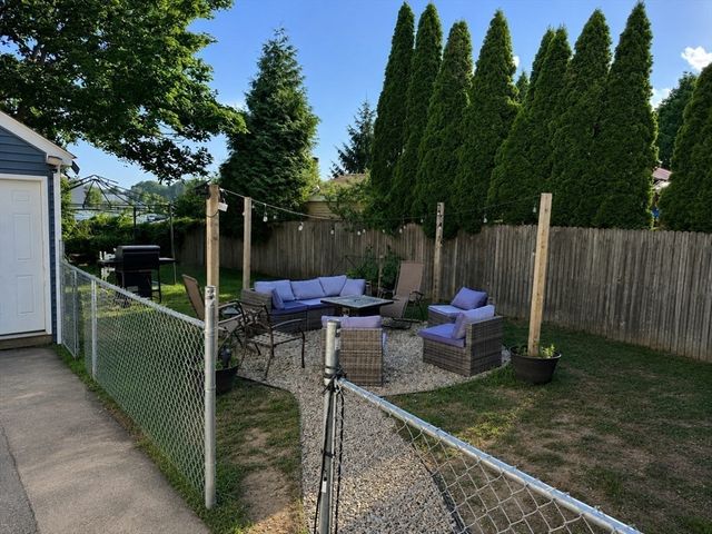 177 Anthony St, Fall River, MA 02721