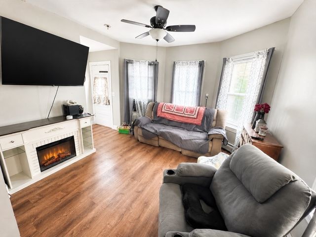 177 Anthony St, Fall River, MA 02721