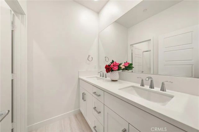 253 Waypoint, Tustin, CA 92782
