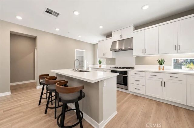 253 Waypoint, Tustin, CA 92782