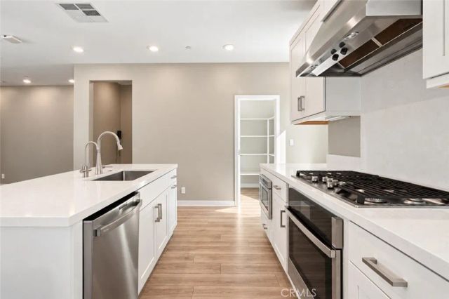 253 Waypoint, Tustin, CA 92782