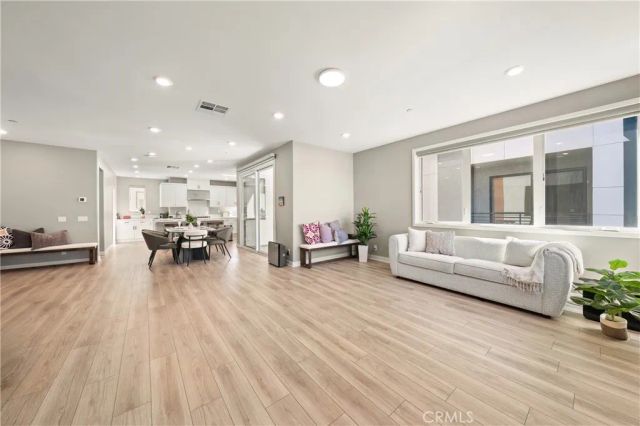 253 Waypoint, Tustin, CA 92782
