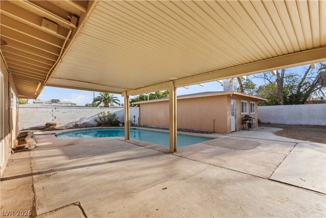 1001 Silver Lake Drive, Las Vegas, NV 89108