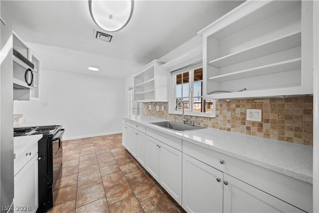 1001 Silver Lake Drive, Las Vegas, NV 89108