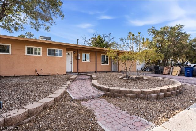 1001 Silver Lake Drive, Las Vegas, NV 89108
