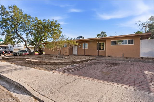 1001 Silver Lake Drive, Las Vegas, NV 89108
