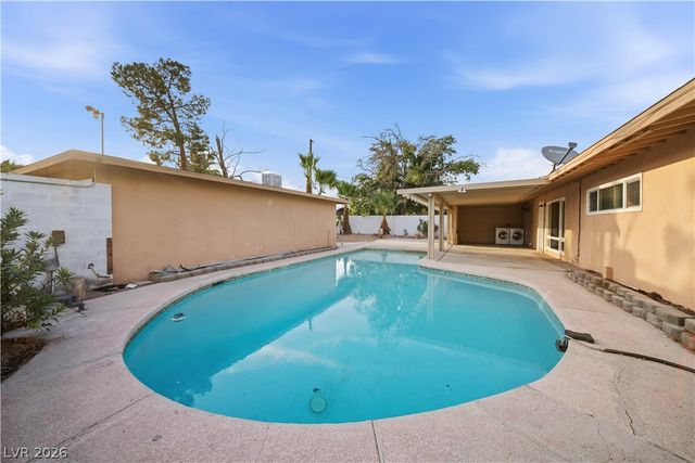 1001 Silver Lake Drive, Las Vegas, NV 89108