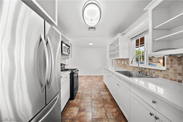 1001 Silver Lake Drive, Las Vegas, NV 89108