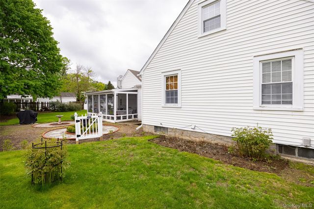 26 Crumwold Place, Hyde Park, NY 12538