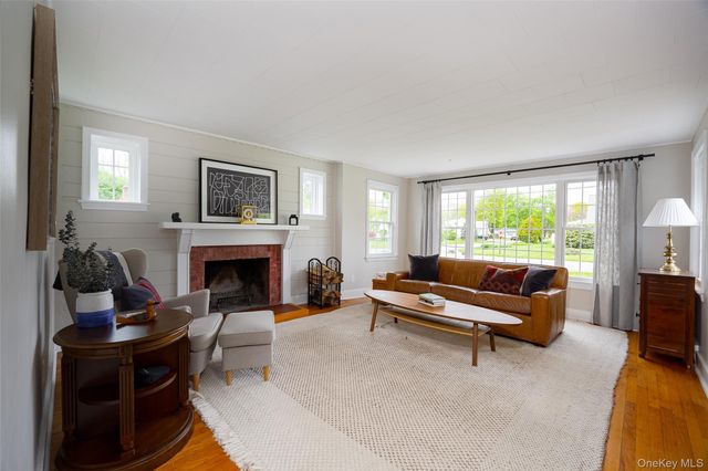 26 Crumwold Place, Hyde Park, NY 12538