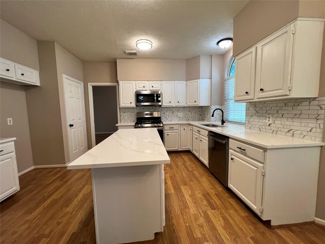 11422 Willow Field Drive, Cypress, TX 77429