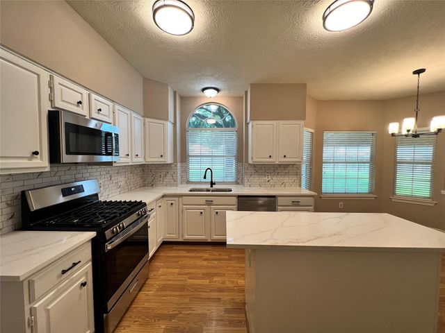 11422 Willow Field Drive, Cypress, TX 77429