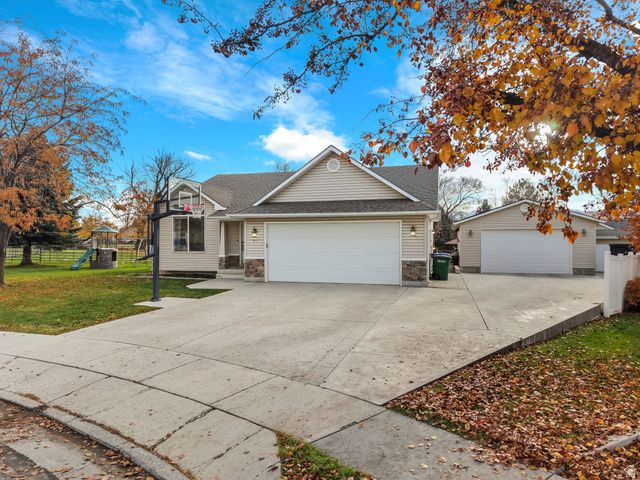 411 N 150 W, Hyde Park, UT 84318