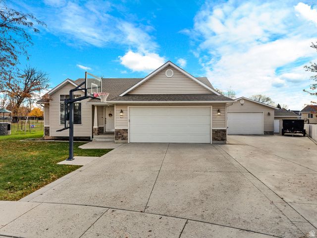 411 N 150 W, Hyde Park, UT 84318