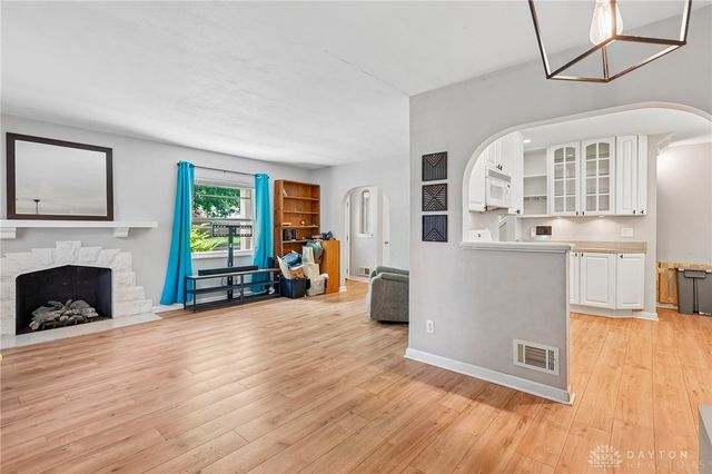 141 Napoleon Drive, Kettering, OH 45429
