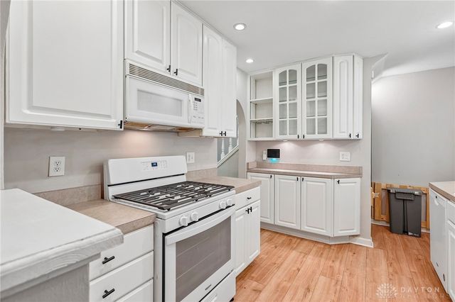 141 Napoleon Drive, Kettering, OH 45429