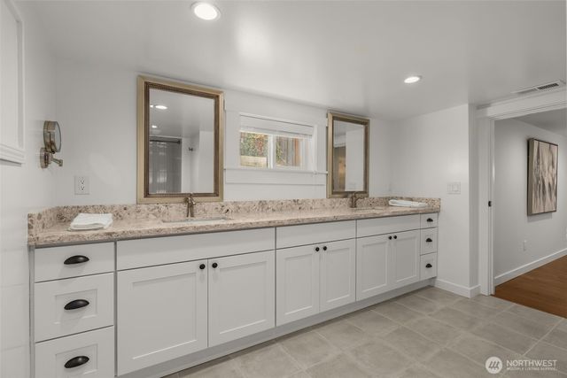 10530 Ashworth Avenue N, Seattle, WA 98133