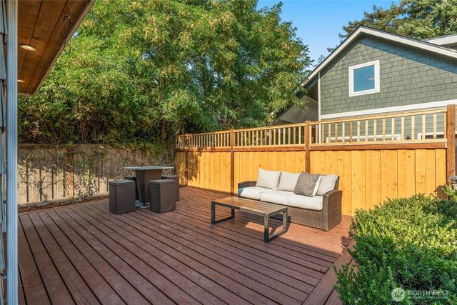 10530 Ashworth Avenue N, Seattle, WA 98133