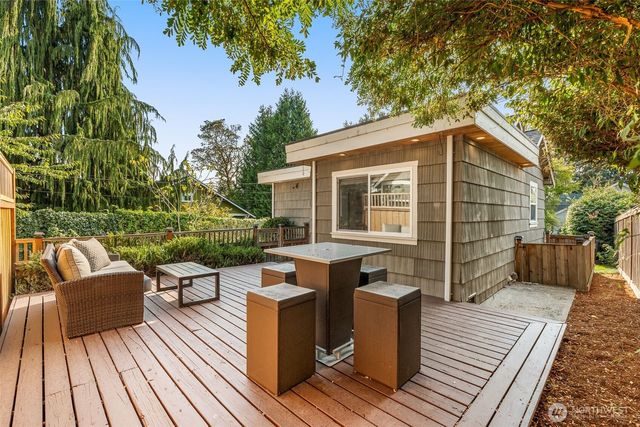 10530 Ashworth Avenue N, Seattle, WA 98133