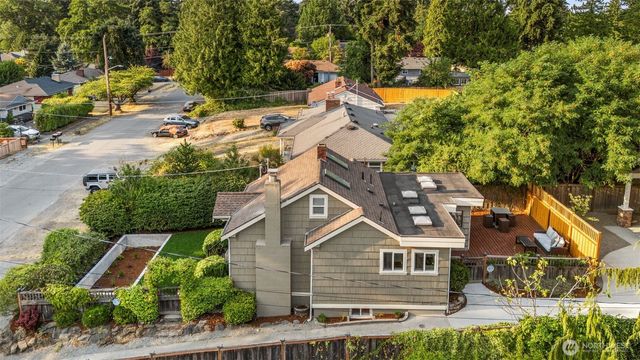 10530 Ashworth Avenue N, Seattle, WA 98133