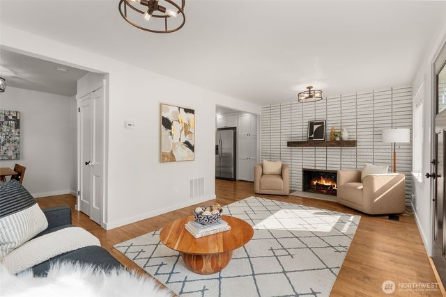10530 Ashworth Avenue N, Seattle, WA 98133
