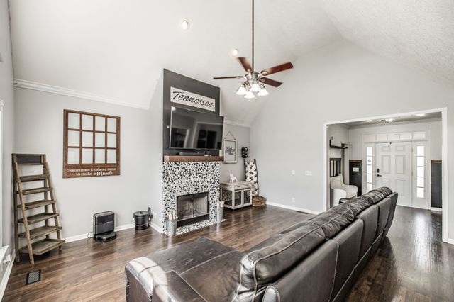 124 Emma Dr, Portland, TN 37148
