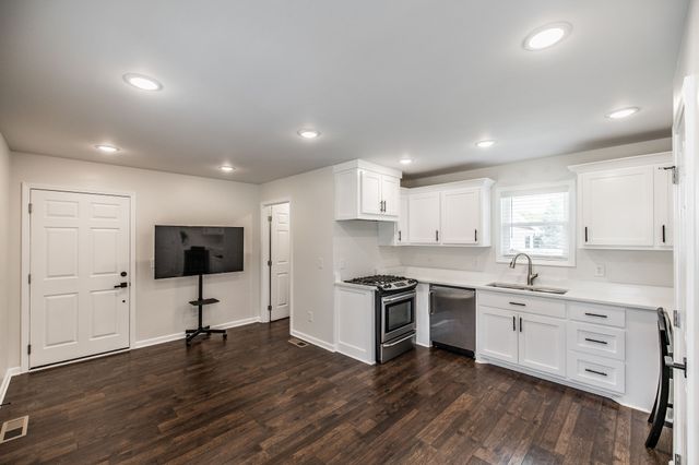 124 Emma Dr, Portland, TN 37148