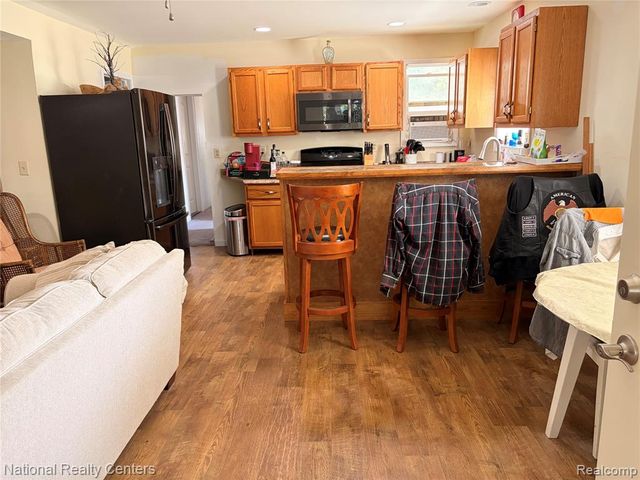 2025 Parkwood Court, Brooklyn, MI 49230