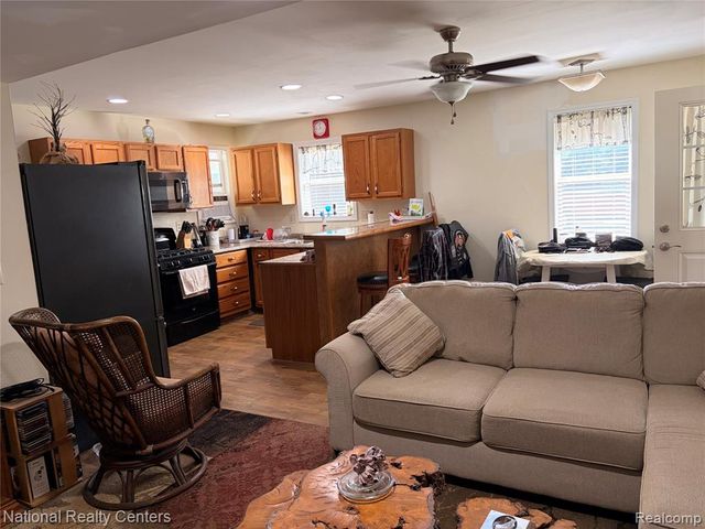 2025 Parkwood Court, Brooklyn, MI 49230