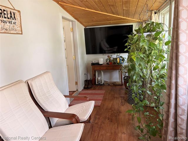 2025 Parkwood Court, Brooklyn, MI 49230
