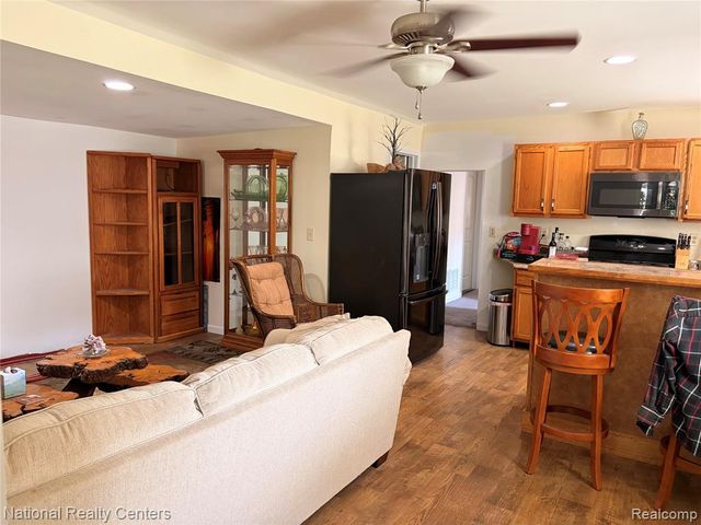 2025 Parkwood Court, Brooklyn, MI 49230
