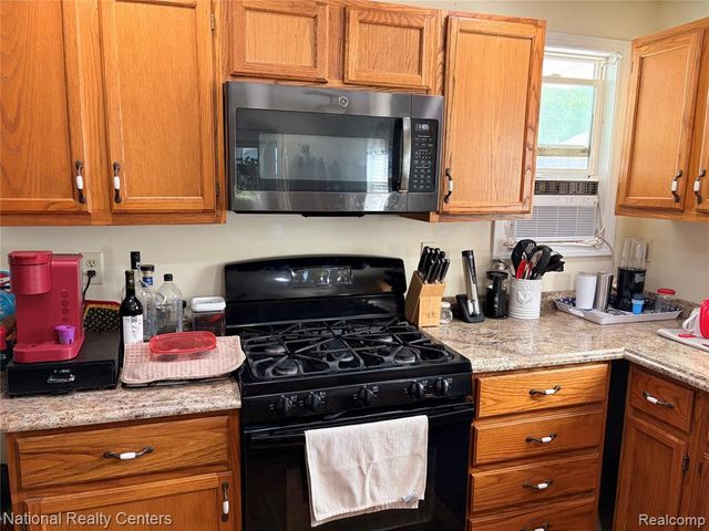 2025 Parkwood Court, Brooklyn, MI 49230