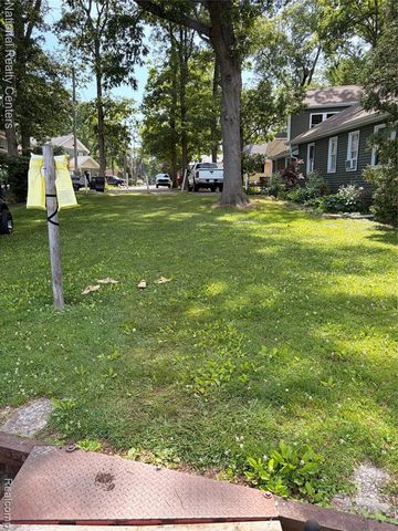 2025 Parkwood Court, Brooklyn, MI 49230