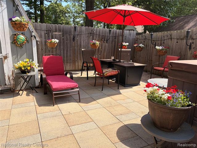 2025 Parkwood Court, Brooklyn, MI 49230