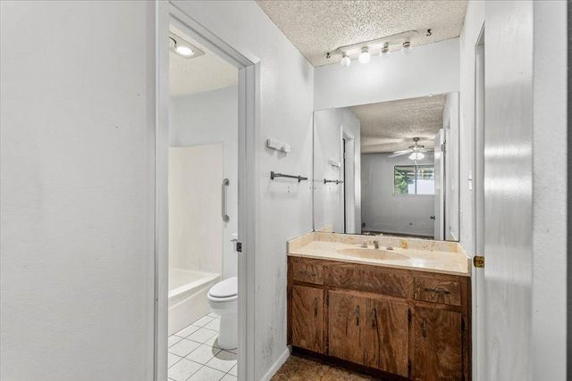 310 McClendon DR, Elgin, TX 78621