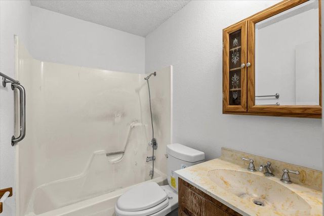 310 McClendon DR, Elgin, TX 78621