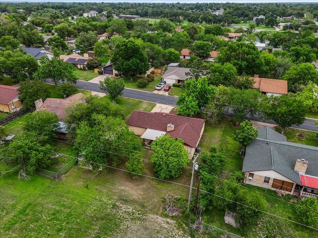 310 McClendon DR, Elgin, TX 78621
