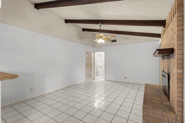 310 McClendon DR, Elgin, TX 78621