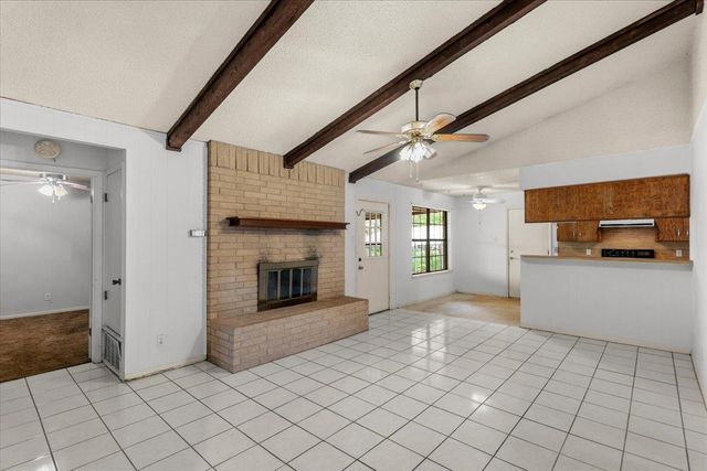 310 McClendon DR, Elgin, TX 78621