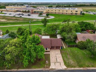 310 McClendon DR, Elgin, TX 78621
