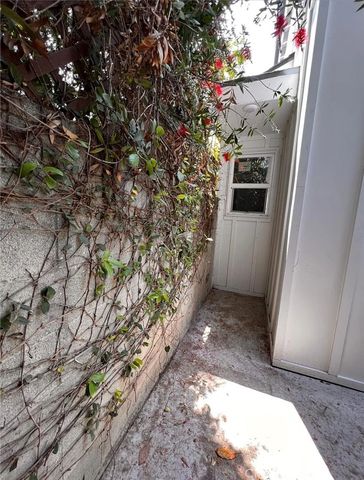 2686 Greenfield, Los Angeles, CA 90064