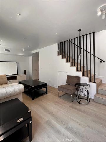 2686 Greenfield, Los Angeles, CA 90064