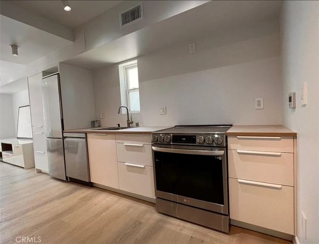 2686 Greenfield, Los Angeles, CA 90064