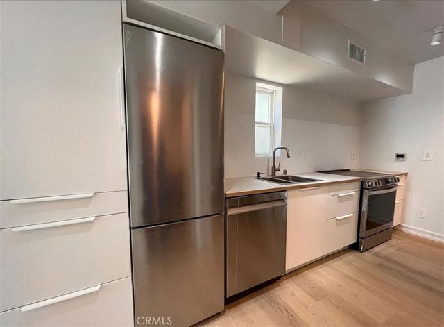 2686 Greenfield, Los Angeles, CA 90064