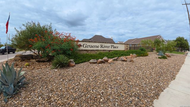 922 Gruene Place Dr, New Braunfels, TX 78130