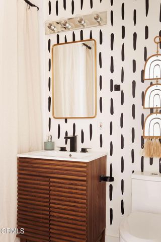 17922 Martha Street, Los Angeles, CA 91316