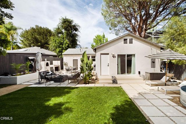 17922 Martha Street, Los Angeles, CA 91316