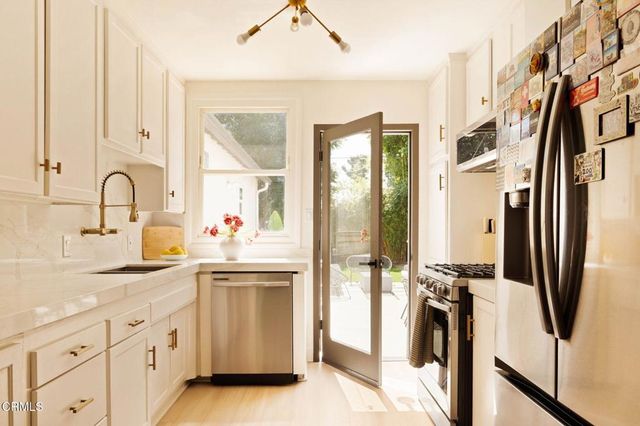 17922 Martha Street, Los Angeles, CA 91316