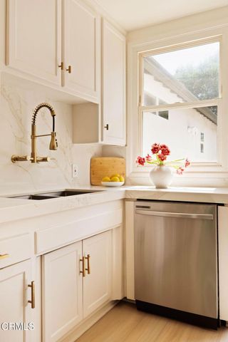 17922 Martha Street, Los Angeles, CA 91316