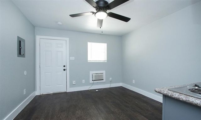 3714 Dabney Street 10, Houston, TX 77026